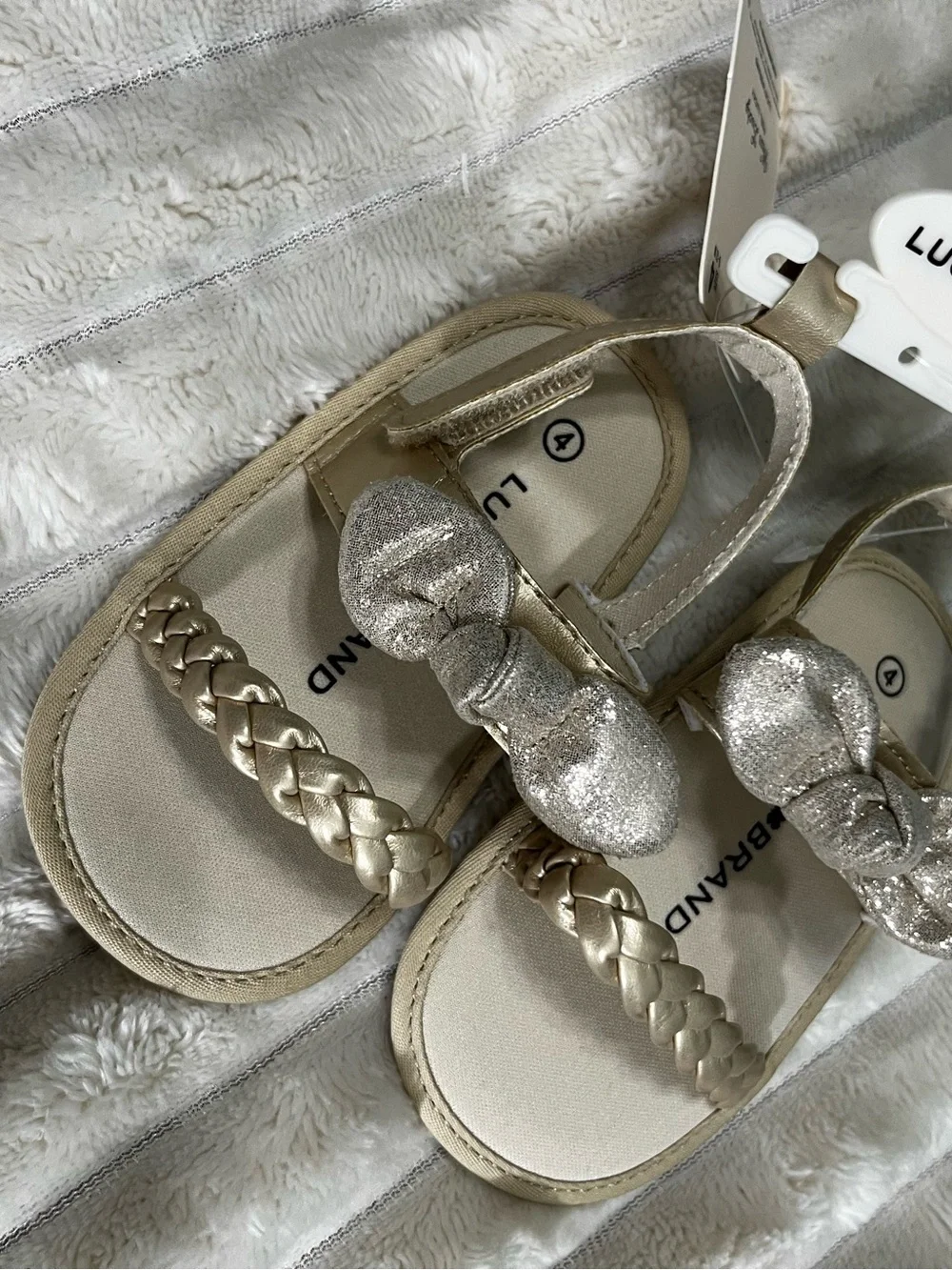 Lucky Brand Girls Metallic Gold Glitter Bow Sandals